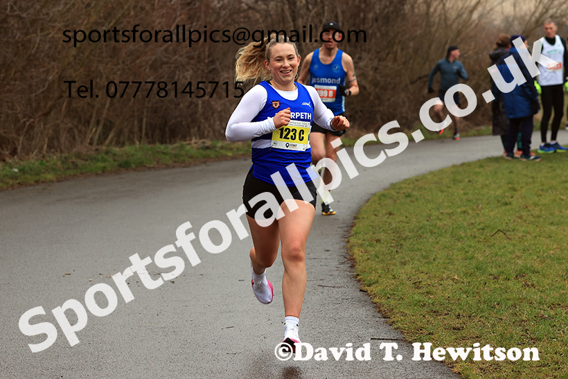 Senior Women and Over-35s Women 2025 NECAA Royal Signals Road Relays Champs.,  Hetton Lyons Country Park, Hetton le Hole, County Durham. Photo: David T. Hewitson/Sports for All Pics